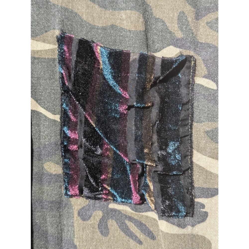 Mystree Shabby Chic Camo Velvet Trim Distressed Button Front Jacket Sz S - Picture 7 of 13